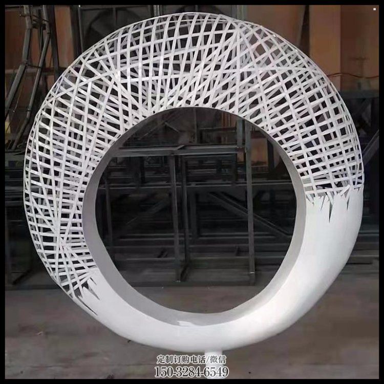 月牙雕塑預(yù)定，城區(qū)小品，民俗鏤空月牙雕塑制造商