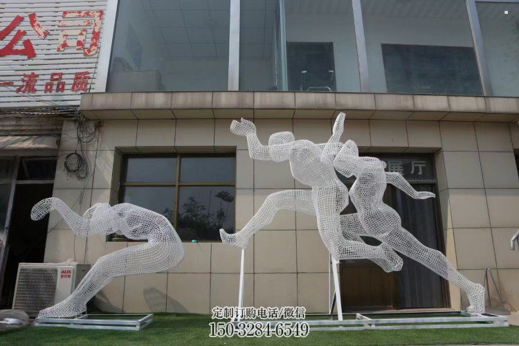 鏤空體育雕塑常用，公園小品，鐵藝運(yùn)動(dòng)人物雕塑生產(chǎn)商