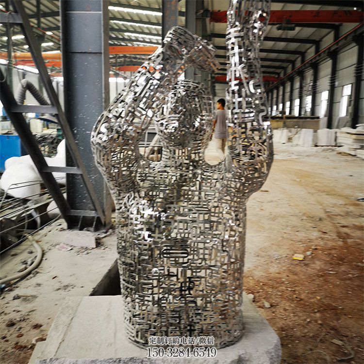 鏤空人物雕塑展品，景觀概念，鐵藝字母人物雕塑優(yōu)選